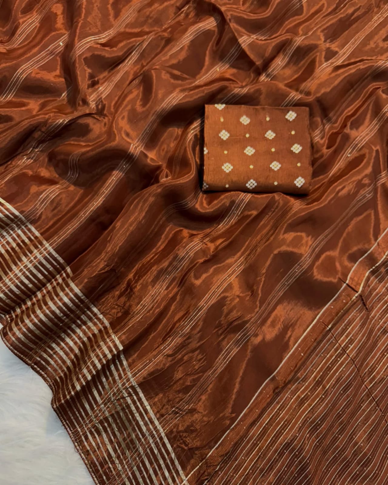 Chinnon Weaving Jacquard Saree