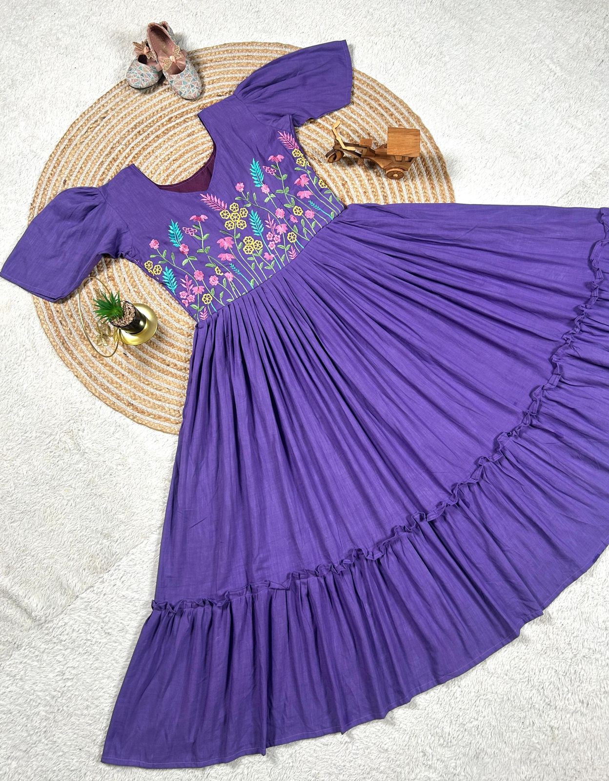 Elegant Mul Mul Cotton Gown