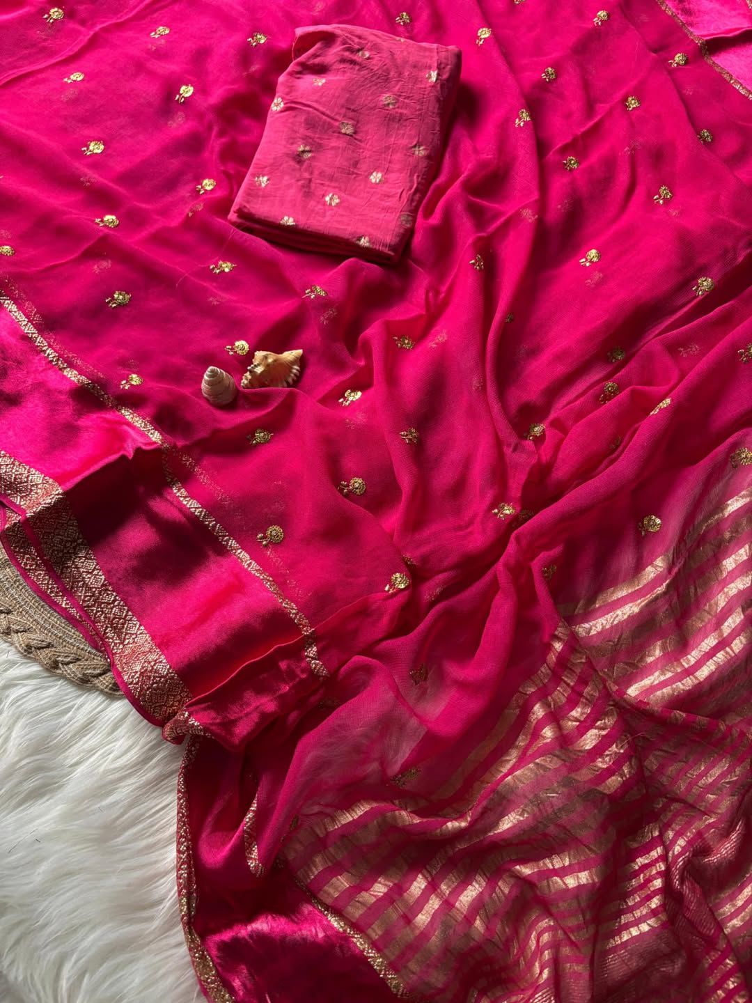 Chit Pallu Saree in Pure Viscose Georgette