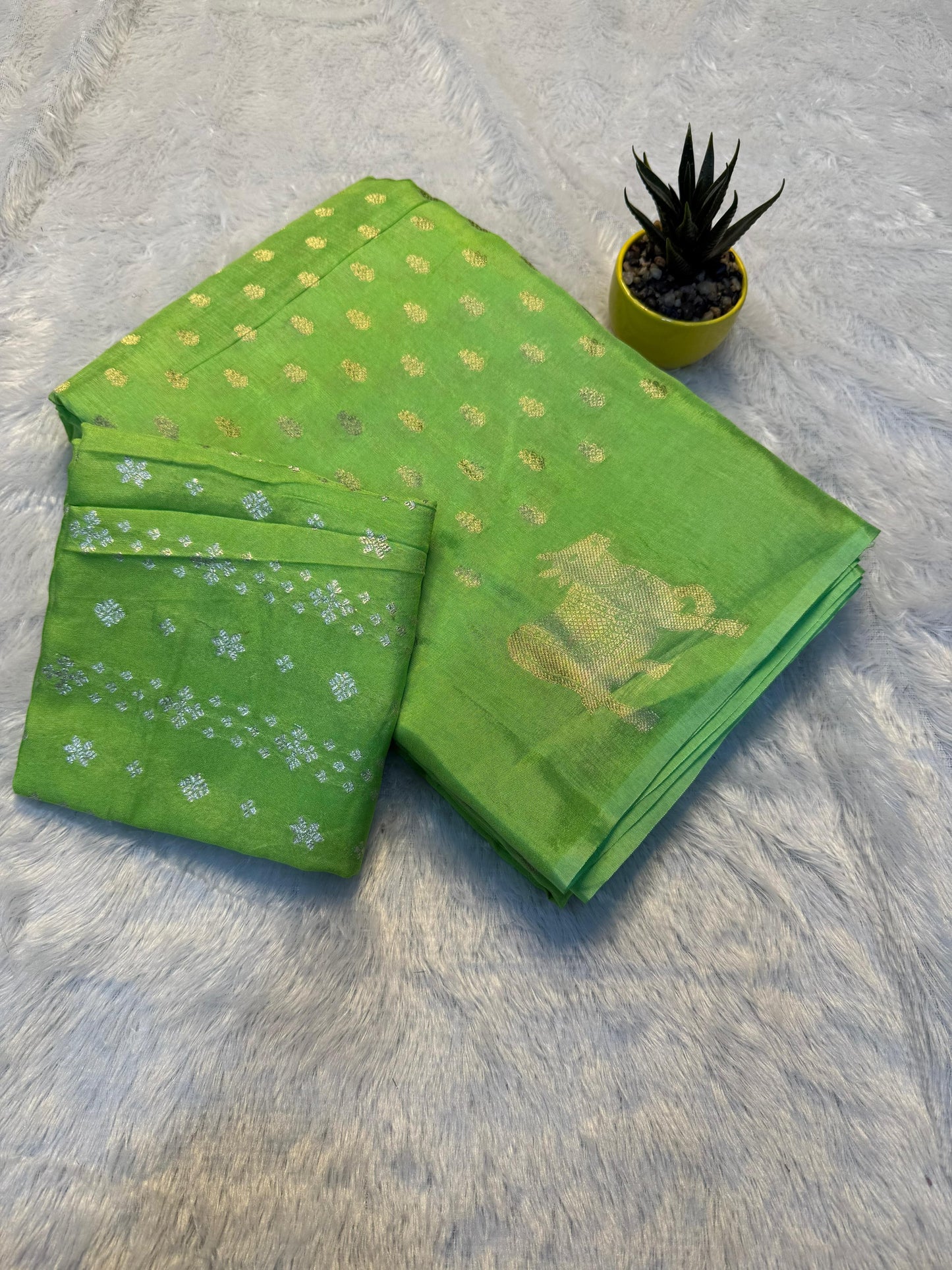 Pure Soft Viscose Dola Crepe Silk Saree