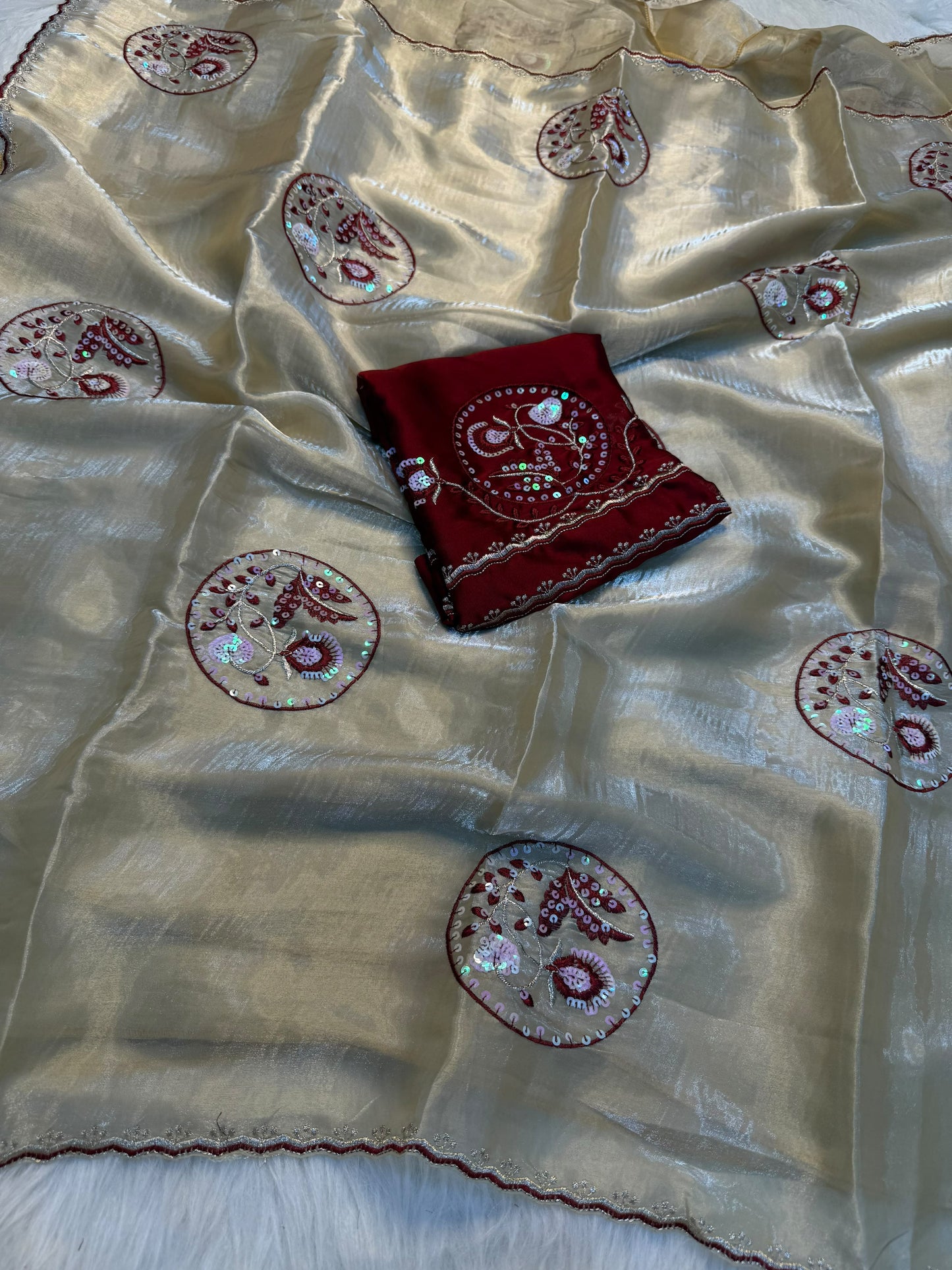 White saree