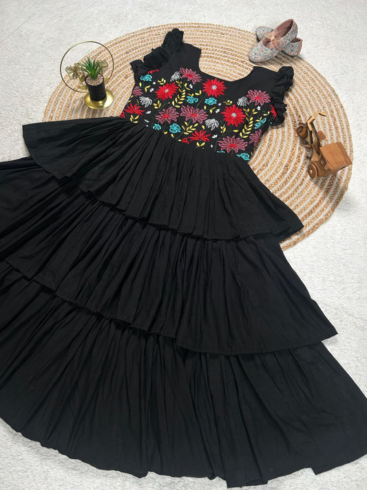Elegant Mul Mul Cotton Gown