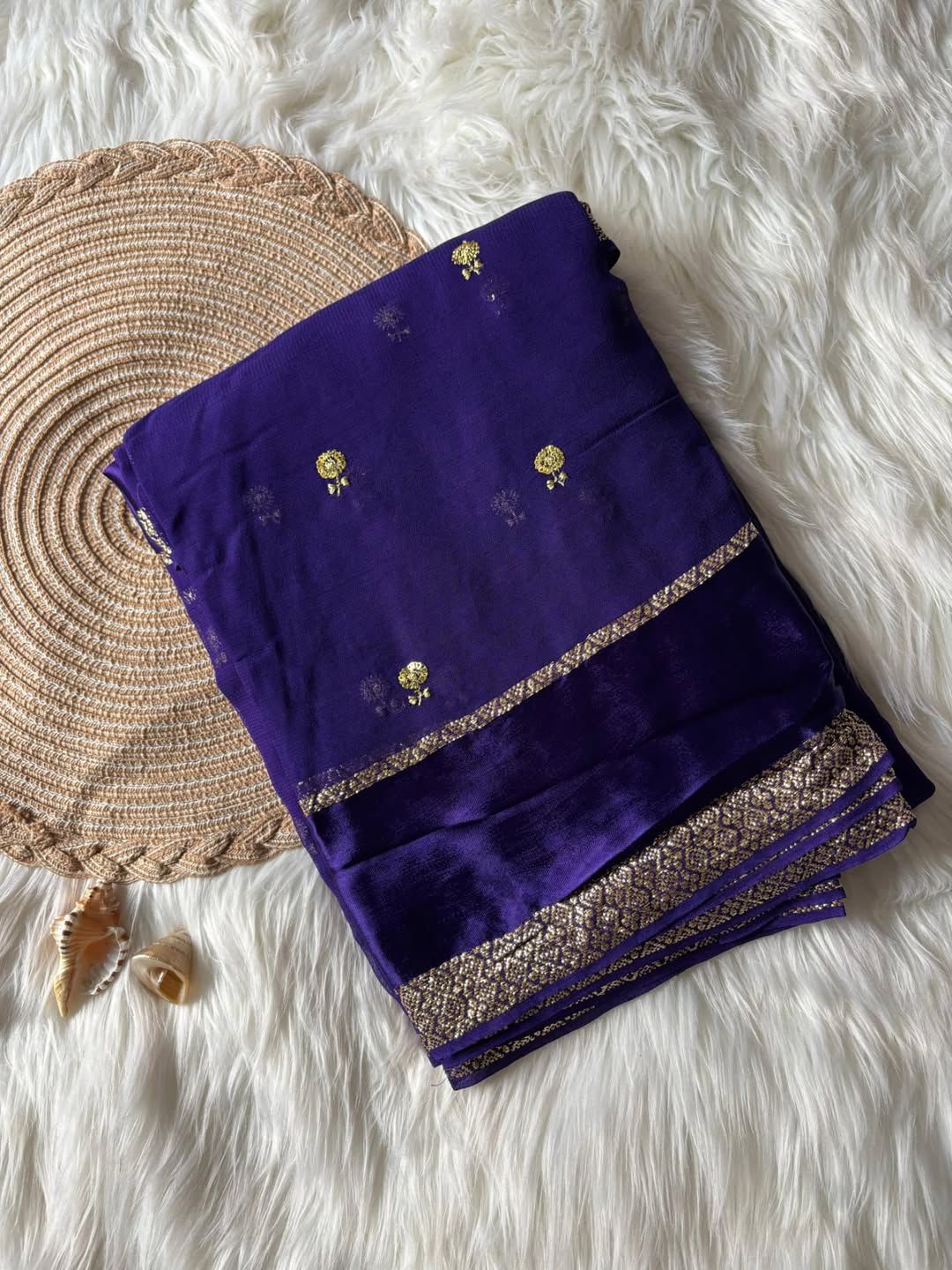 Chit Pallu Saree in Pure Viscose Georgette