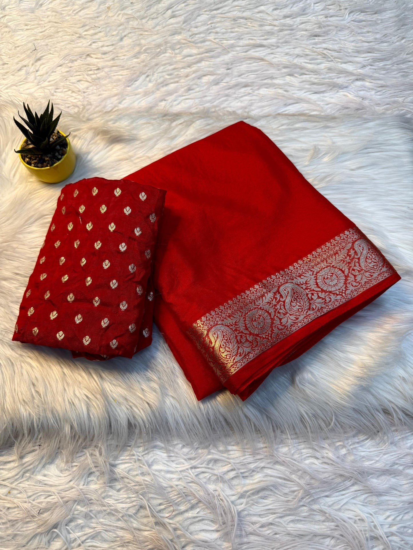 Pure Viscose Chinnon Saree with Jacquard Border
