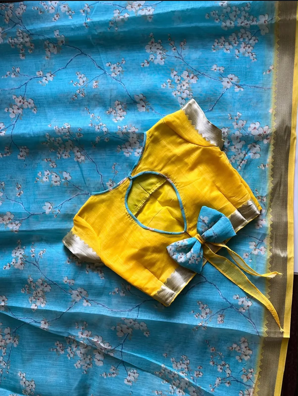 Elegant Flower Print Saree