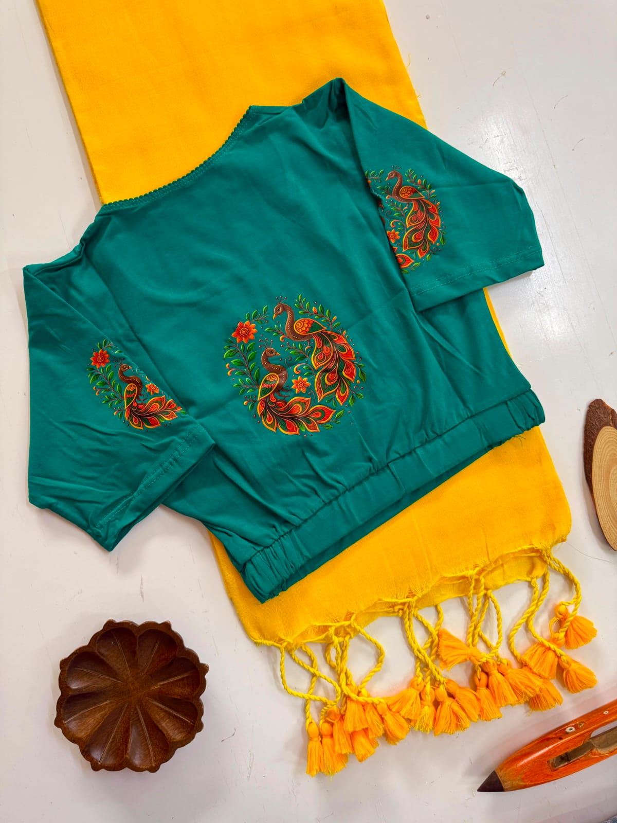 Stretchable blouse & khadi cotton saree