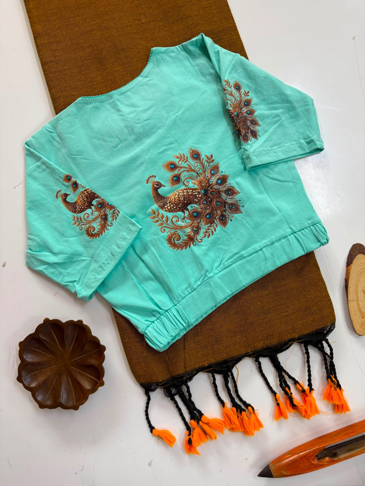 Stretchable blouse & khadi cotton saree