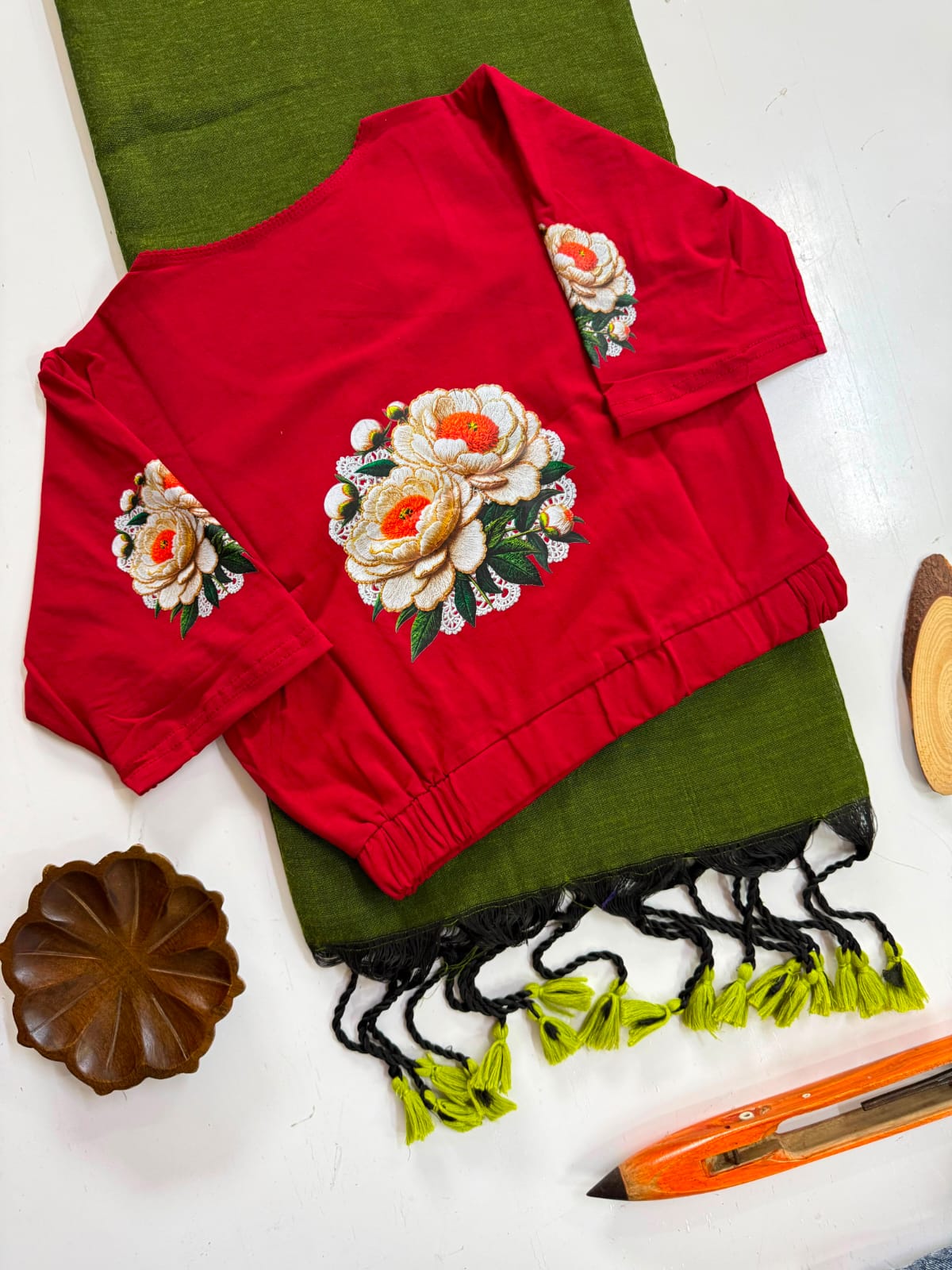 Stretchable blouse & khadi cotton saree