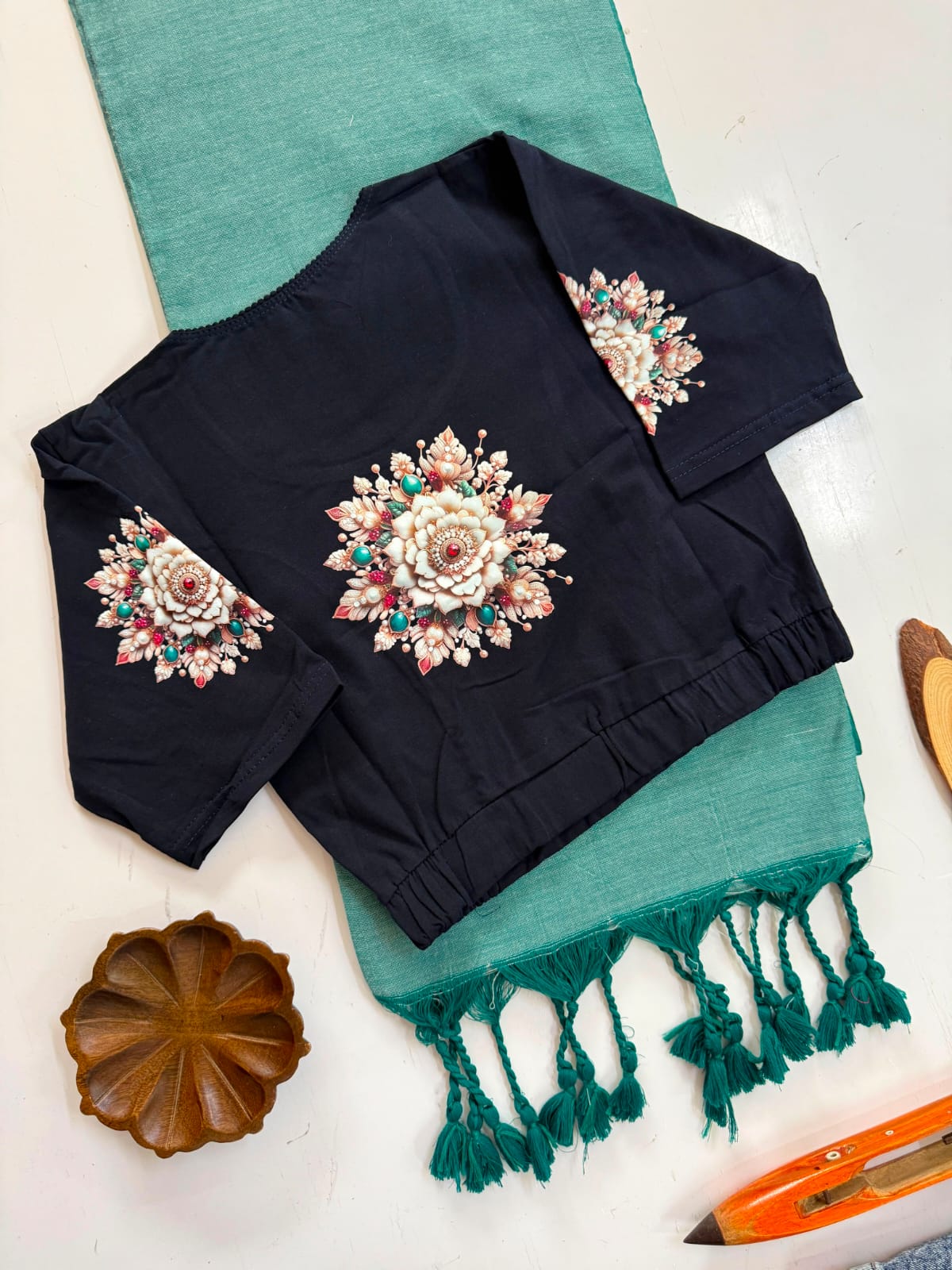 Stretchable blouse & khadi cotton saree